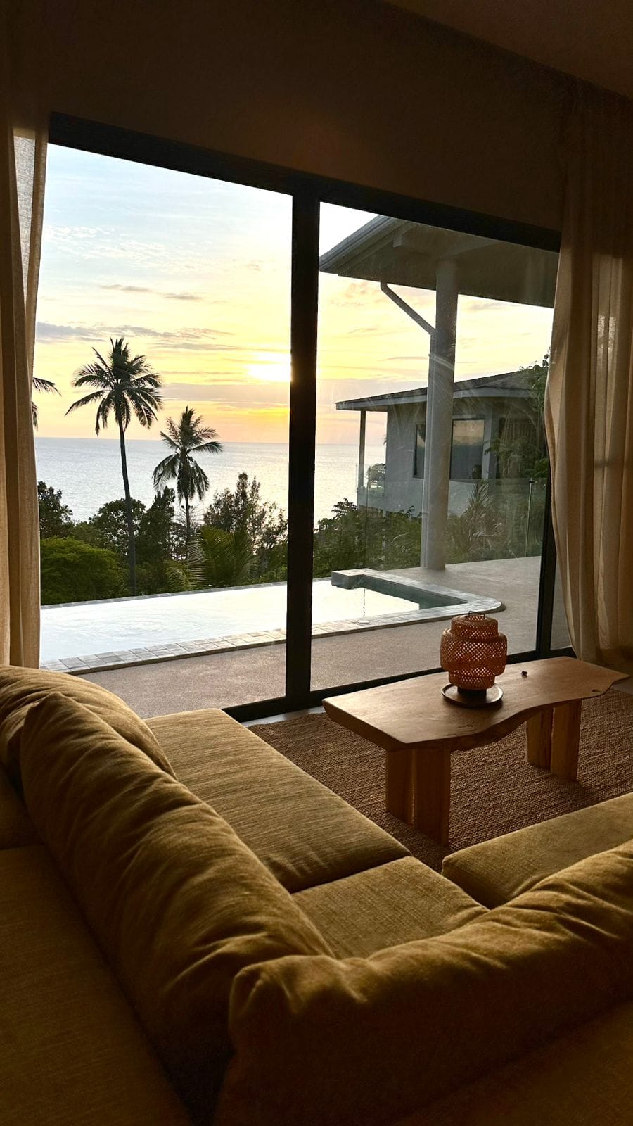 Living Room 16